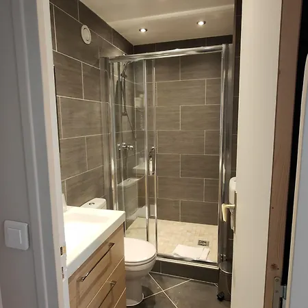 Modern Est 2*