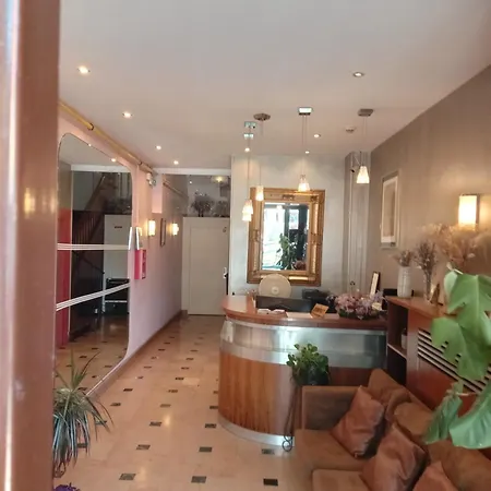 Hotel Modern Est 2*