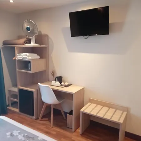 Modern Est Hotel 2*