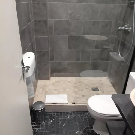 Hotel Modern Est 2*
