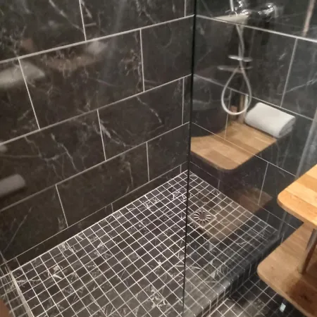 Modern Est Hotel 2*