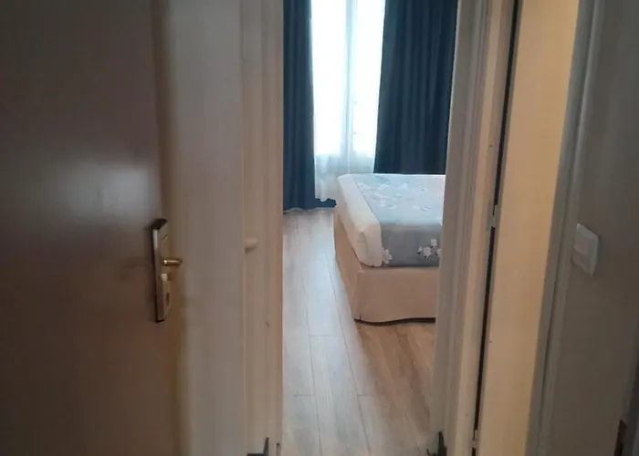 Hotel Modern Est Paryż