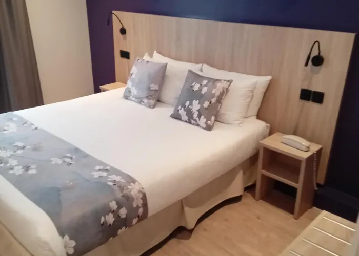 Hotel Modern Est Paryż