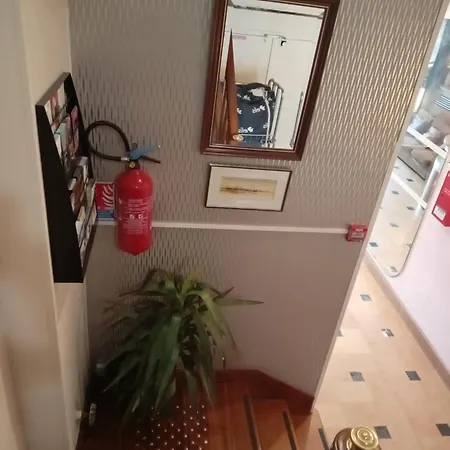 Modern Est