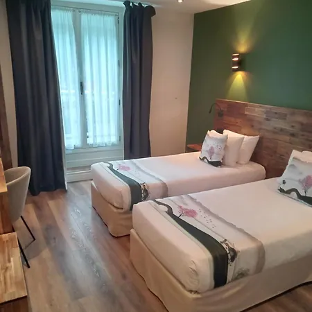Ξενοδοχείο Modern Est 2*