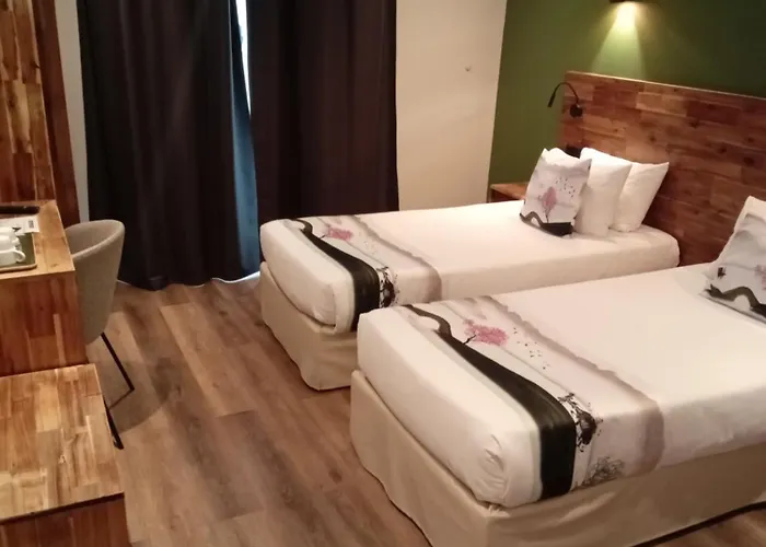 Modern Est Szálloda 2*